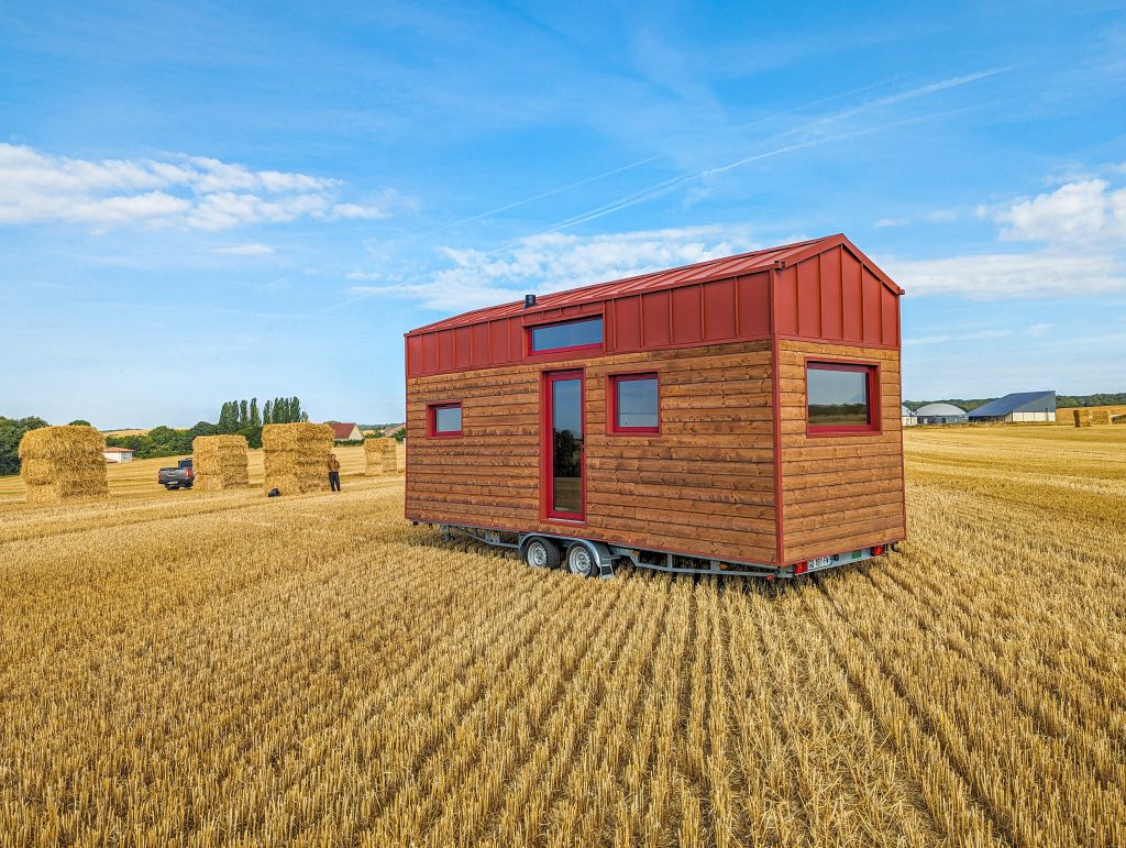 tiny house dans les champs