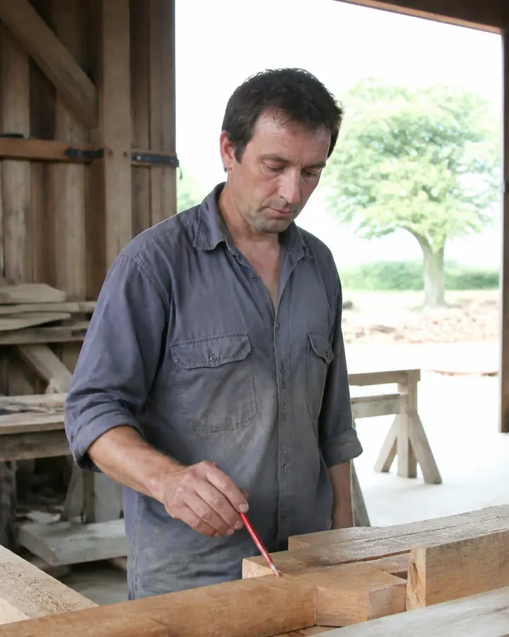Portrait de Bastien Saulgeot, rédacteur spécialisé maison et travaux